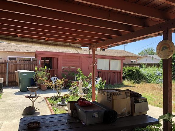 3rd image of 3223 Gerald Dr