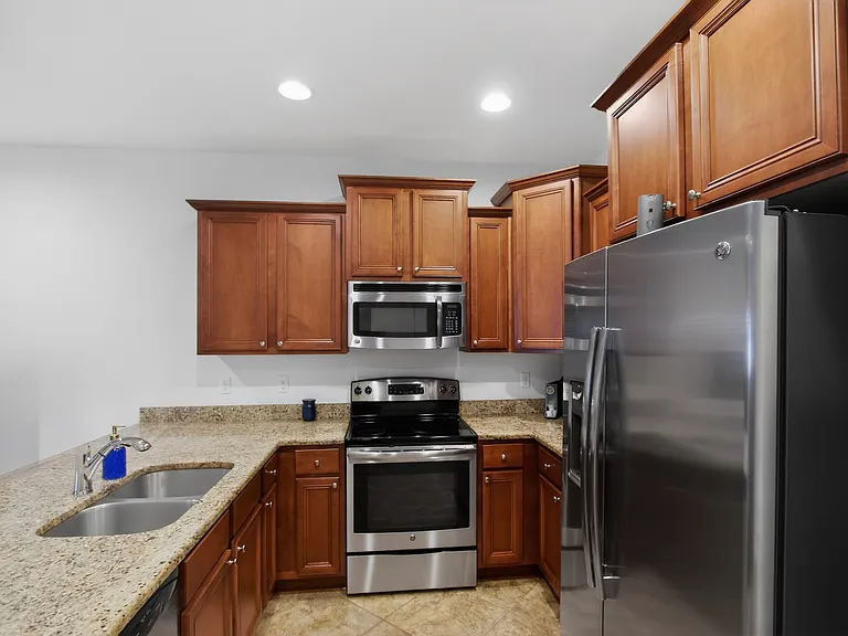 2121 Wilsons Plover Cir — Photo 6