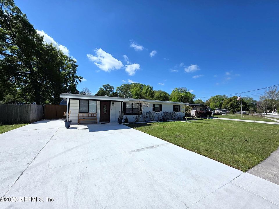 1st image of 366 BLAIRMORE Boulevard E