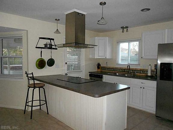 2nd image of 409 King Richard Dr