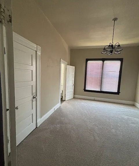121 W Rose St — Photo 9