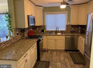 211 Woodmill Dr, Cranbury, NJ 08512
