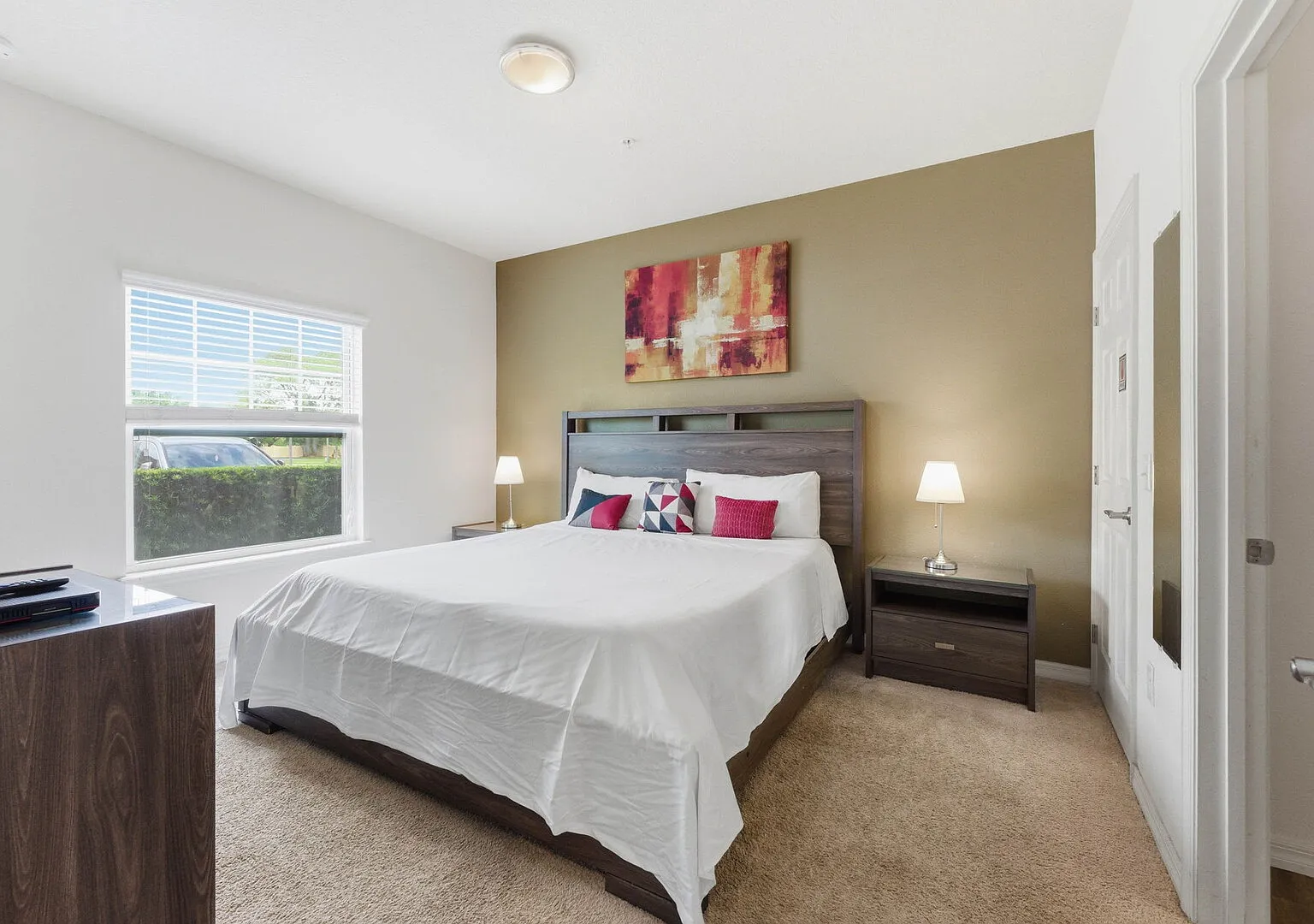 Family 4BR Stay Near Orlando Parks — Photo 3