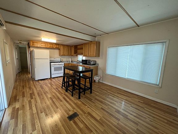 4th image of 1700 El Camino Real #20-2