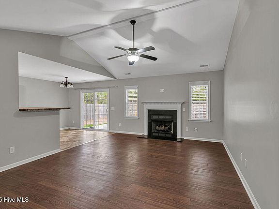 3rd image of 713 Savannah Drive