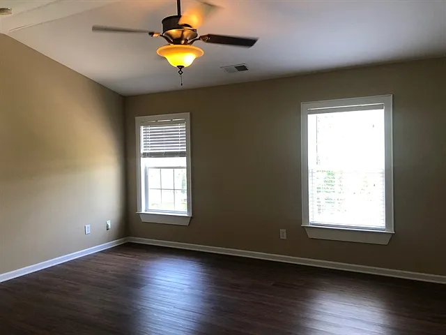 10004 Barrands Ln — Photo 9