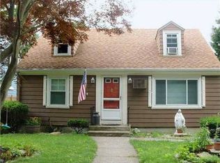 70 Parkside Ave, Pawtucket, RI 02861