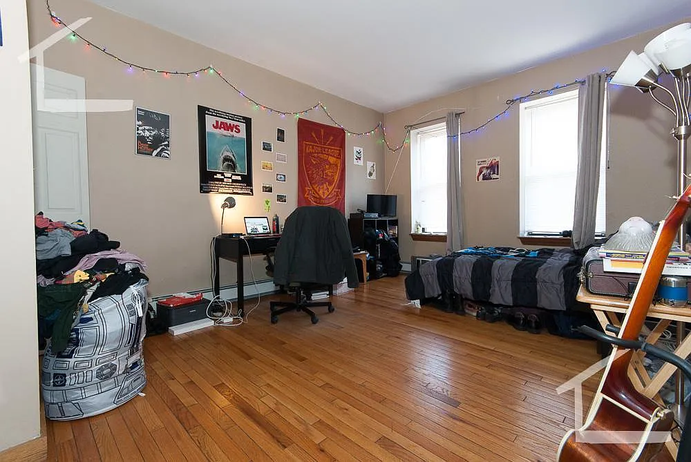 3 bed, 1100 sqft, $3,600 — Photo 1