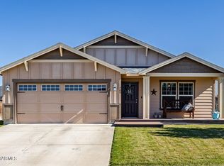 709 Summit Ave, Moxee, WA 98936