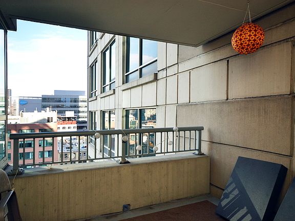 3rd image of 345 N Lasalle St #1003