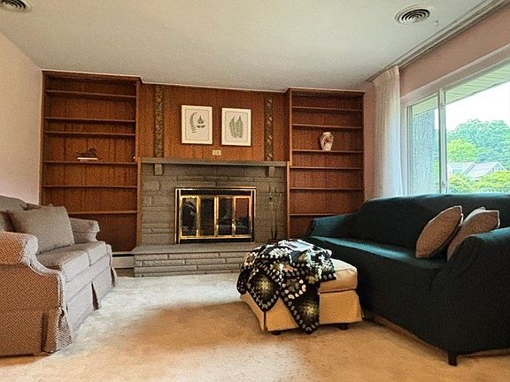5th image of 4407 Greengrove Dr