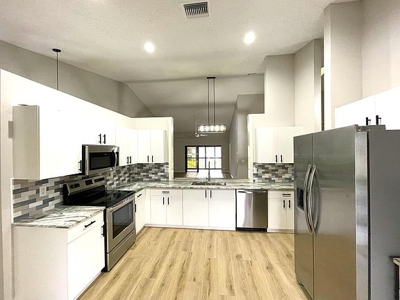 5th image of 9716 Sills Drive E #202