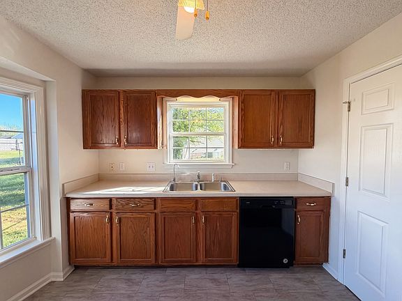 5th image of 3748 Churchplace Ave