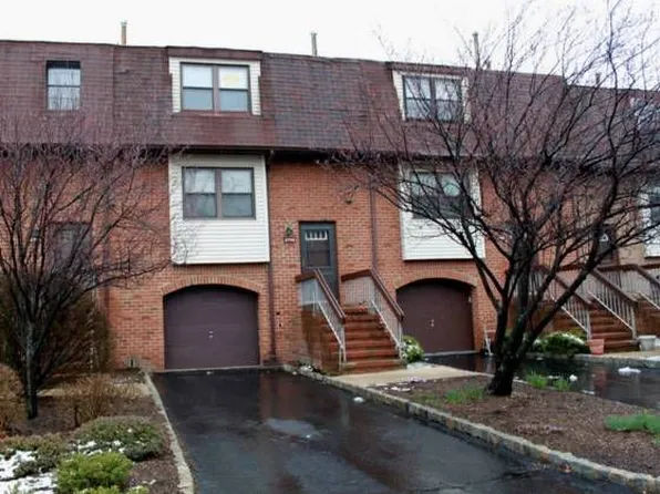 2702 N Oaks Blvd, North Brunswick, NJ 08902