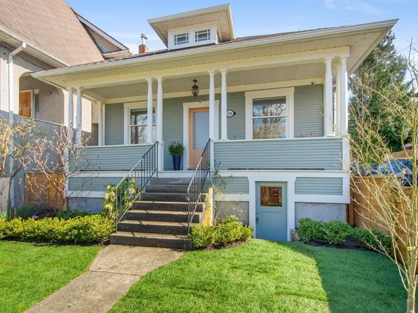 2224 Victoria Dr, Vancouver, BC V5N 4K6