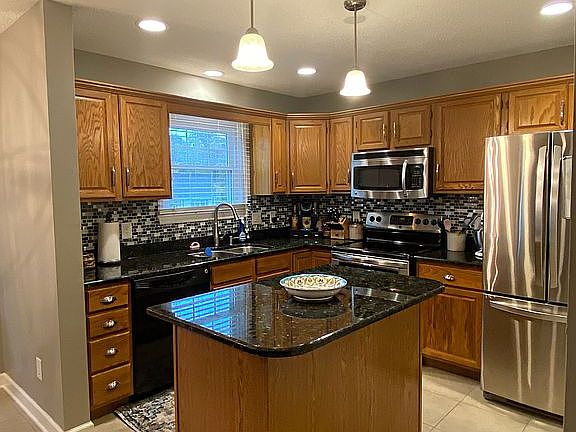 2nd image of 1725 W Lakeview Dr Unit 9