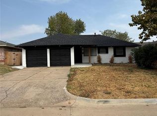 665 NW 15th St, Moore, OK 73160