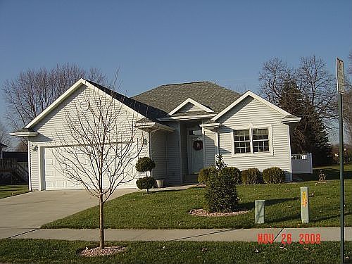 2nd image of 3915 Fairway St