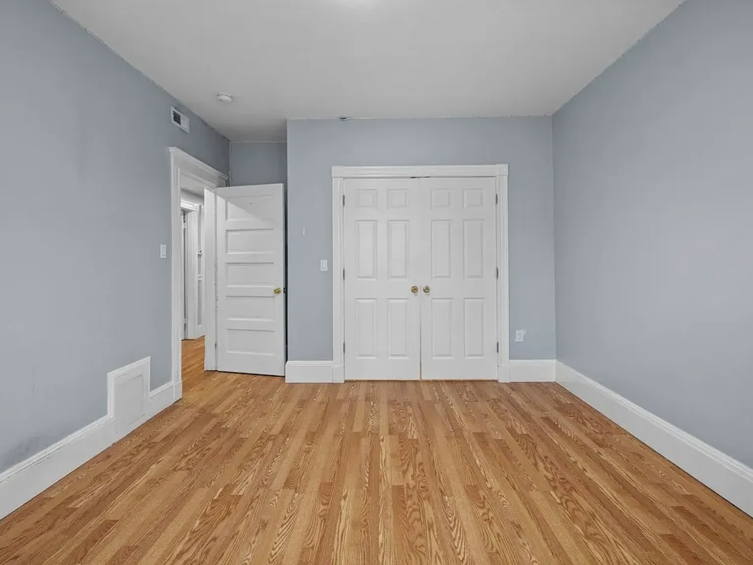 3 bed, 1200 sqft, $3,390 — Photo 4