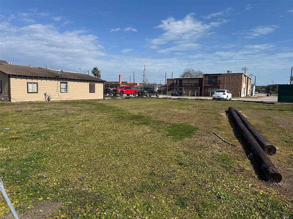 2nd image of 19 44th St