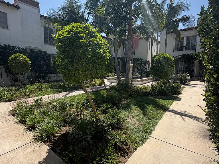 1047 S Orange Grove Ave #1 — Photo 47