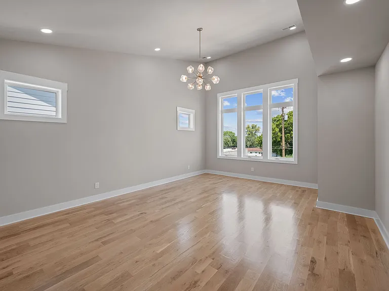 2527 W Heiman St #2527 — Photo 23