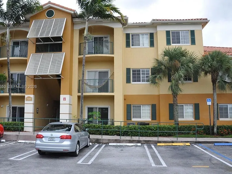 7330 NW 114th Ave #2015 — Photo 2