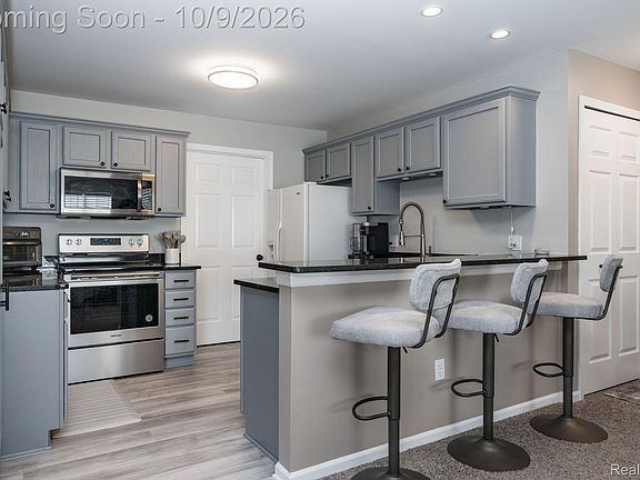 5th image of 5764 Acorn Ln