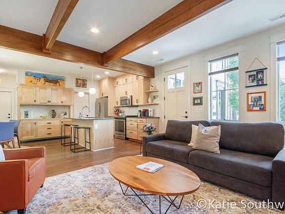 4th image of 690 Croswell Ave SE #6