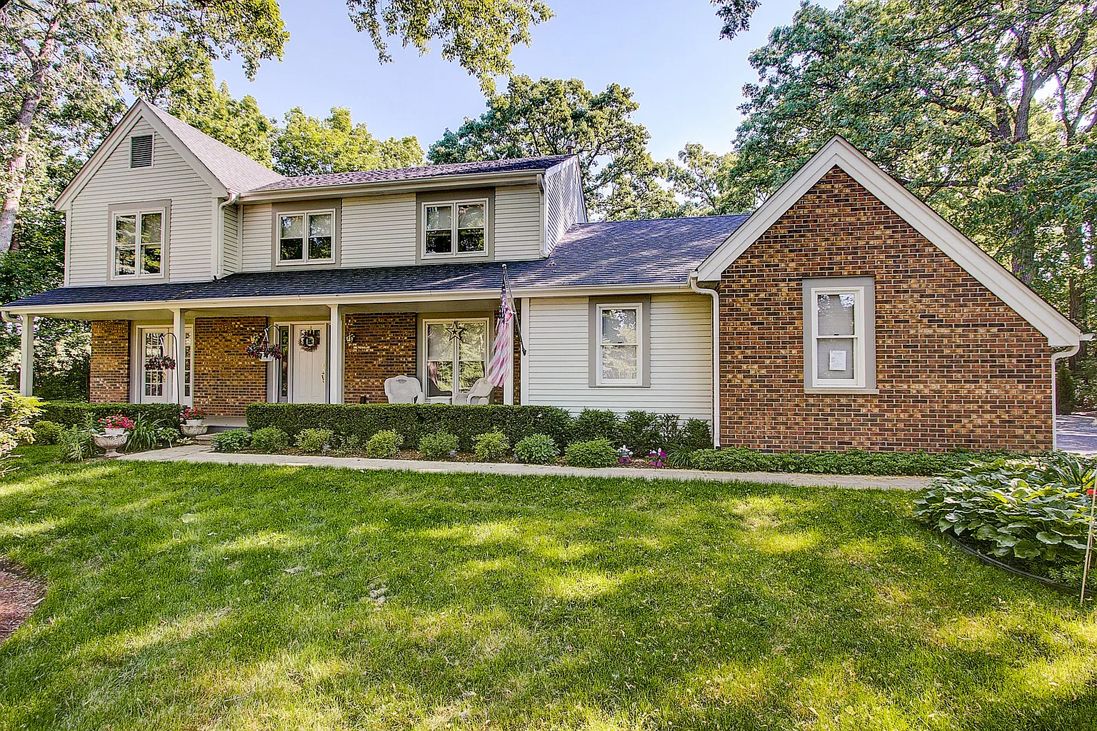 1630 Carriage Ct photo 1