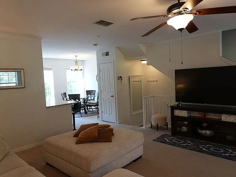 1004 Waterside Dr — Photo 6