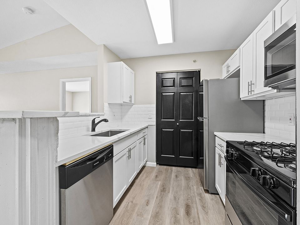1st image of 9050 Charlotte Ct