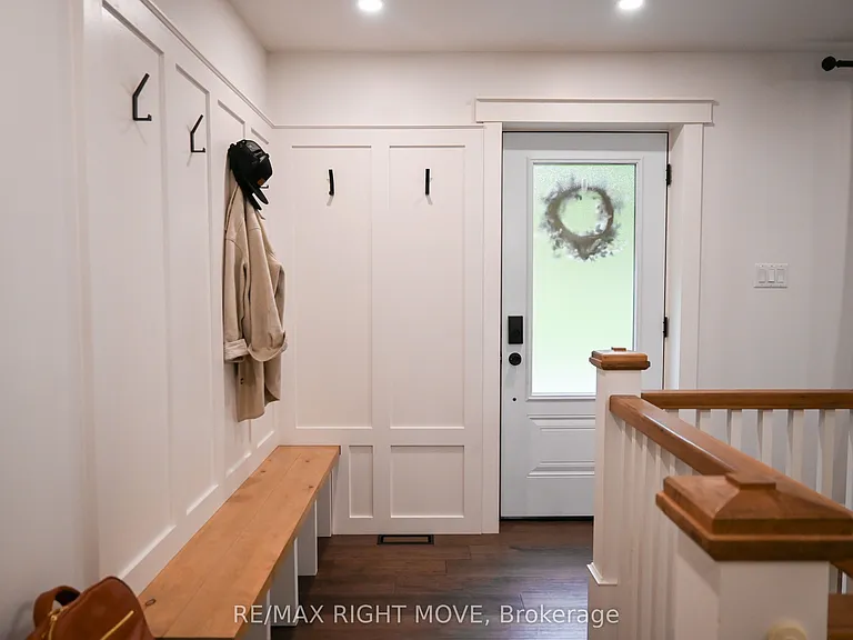 4287 Huronia Rd — Photo 5