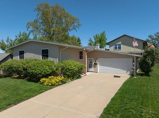 4702 Montclair Dr NW, Cedar Rapids, IA 52405