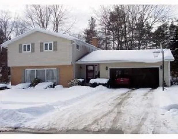 5122 Robinhood Ln photo 1