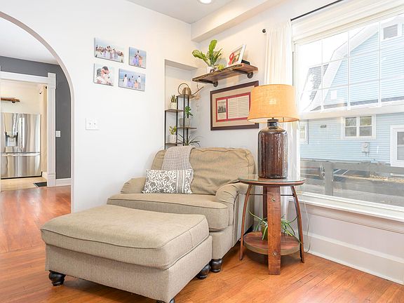 5th image of 311 E Columbus St