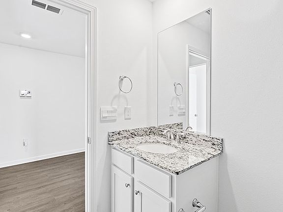 4th image of 3005 Reynolda Dr