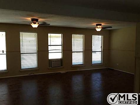 4th image of 402 Kalmia Dr