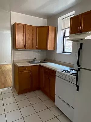 2nd image of 145 E 30th St APT 18