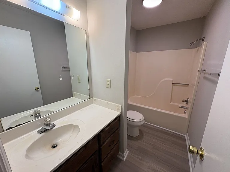 2505 W Broad St #611 — Photo 9