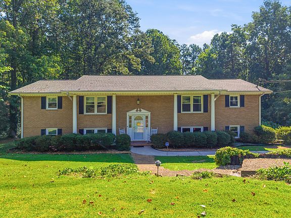 2nd image of 503 Loveman Ln