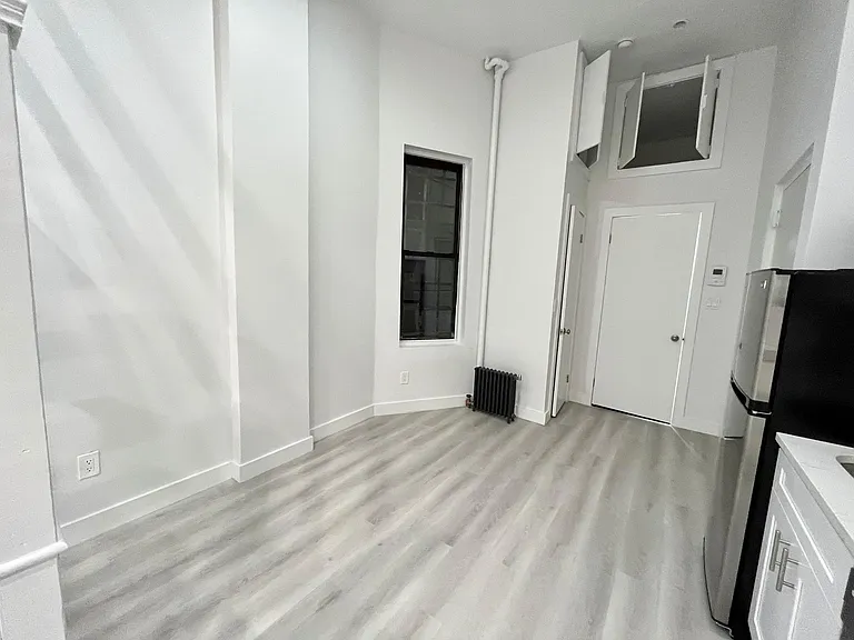 440 10th Ave #1RS — Photo 9
