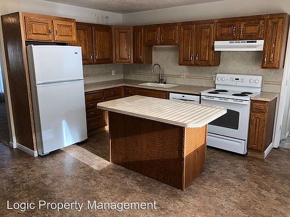 2nd image of 953 N Murdock Dr