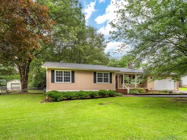 912 Dennis St SW, Jacksonville, AL 36265