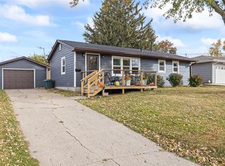 906 E 14th St S, Newton, IA 50208