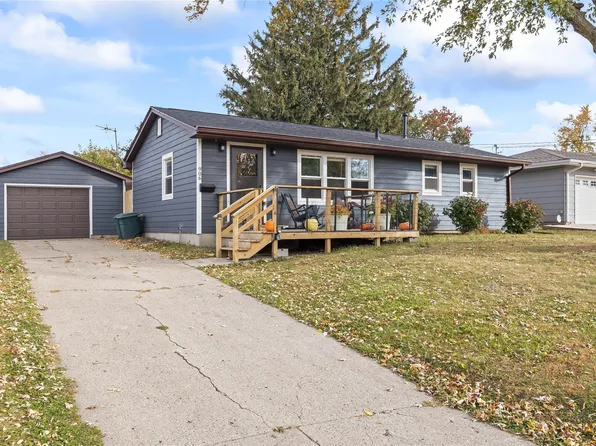 906 E 14th St S, Newton, IA 50208