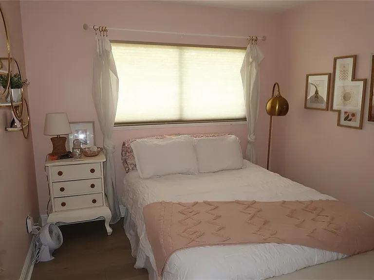 5945 Venetian Blvd NE — Photo 23