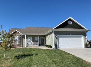 2925 SW Greenridge St, Topeka, KS 66614