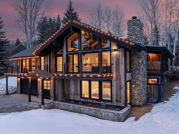 3rd image of 211 Camas Loop E