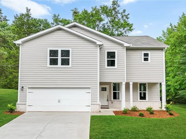 156 Club Cir, Stockbridge, GA 30281